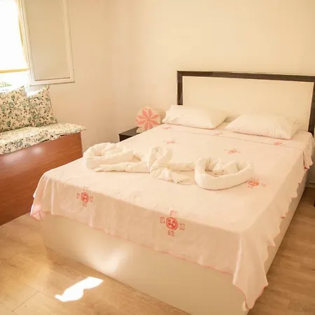 Zeren Alacati Frühstückspension Çeşme
